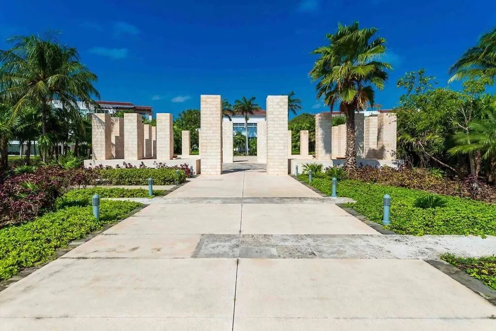 Mareazul Beachfront Resort - Condo Paraiso Playa del Carmen Mexico