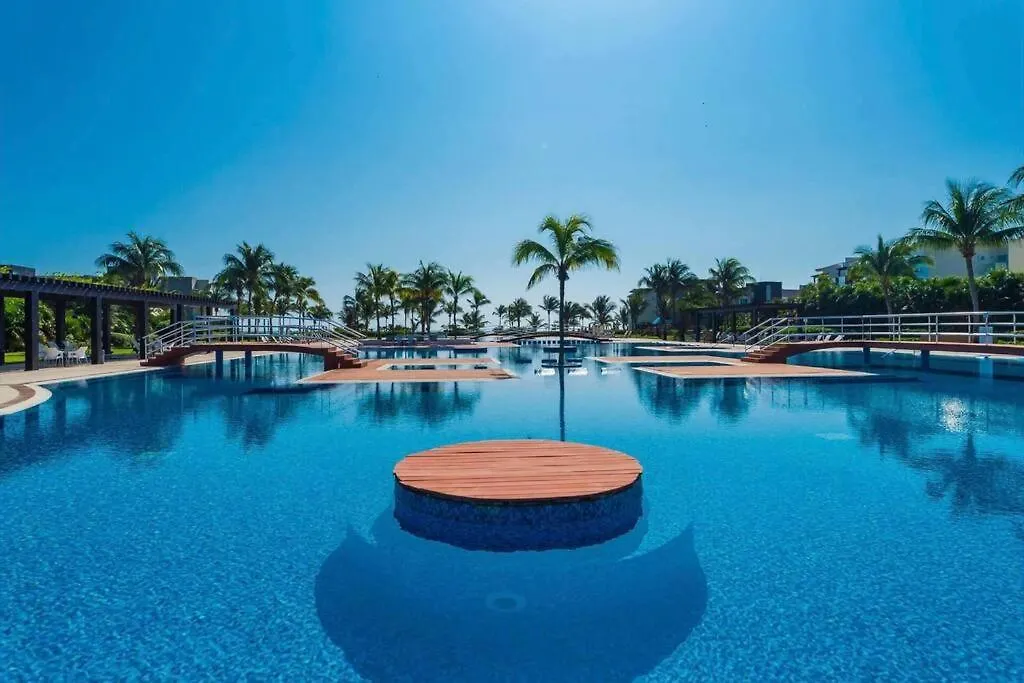 Mareazul Beachfront Resort - Condo Paraiso Playa del Carmen