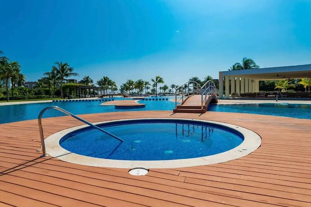 Apartmán Mareazul Beachfront Resort - Condo Paraiso Playa del Carmen